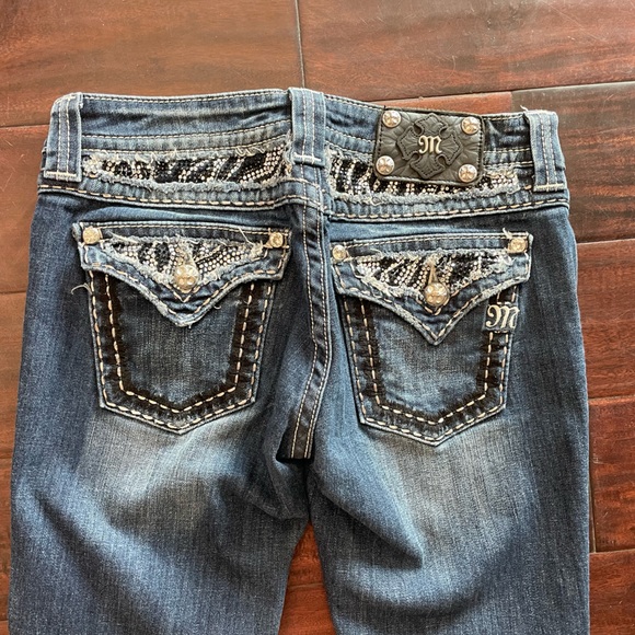 Miss Me Skinny Leg 28 - Picture 4 of 4